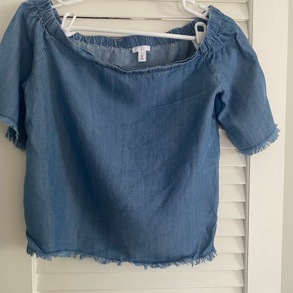 Off the Shoulder Top with Fringe on Base and Sleeves